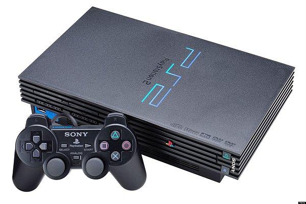 14. Sony Playstation 2 (2000)