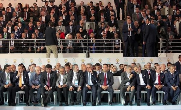 Bakan sayıları azaltıldı