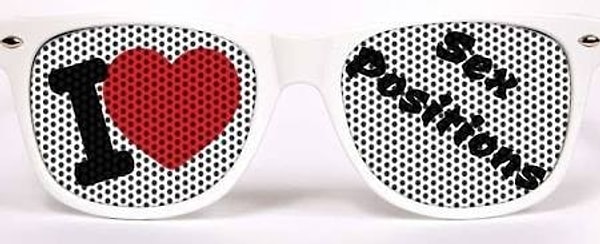 9. "Ироничные" очки