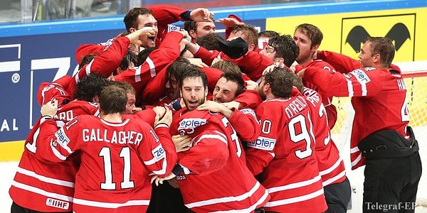 1. Кубок победителя в этом году достался сборной Канады.