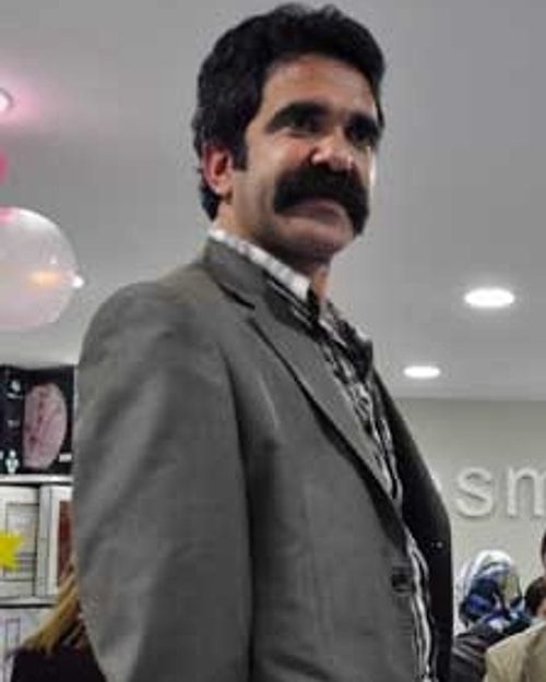 Dr. Bolivar Trask (Peter Dinklage) / Alparslan Özmol