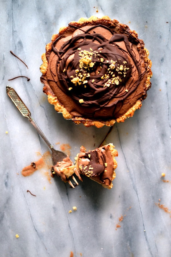 17. Сладкие гавайские тарталетки с шоколадным мороженым и кофе