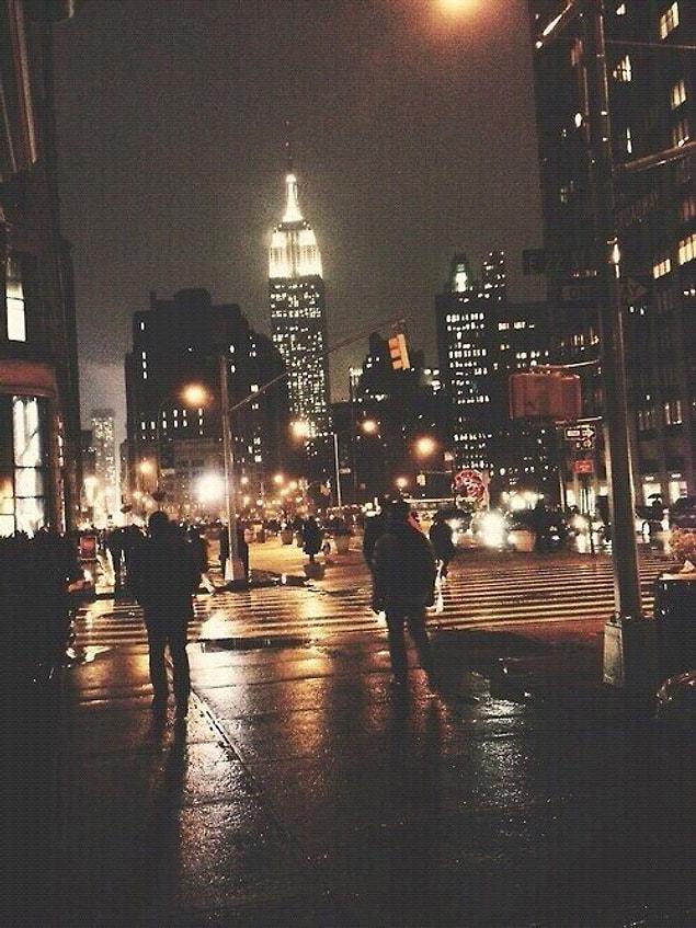 5. You feel sad, for no reason, while walking out on the streets alone at night.