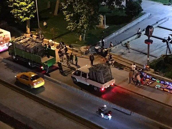Gezi Parkı dün gece saatlerinde getirilen bariyerlerle kapatılmıştı