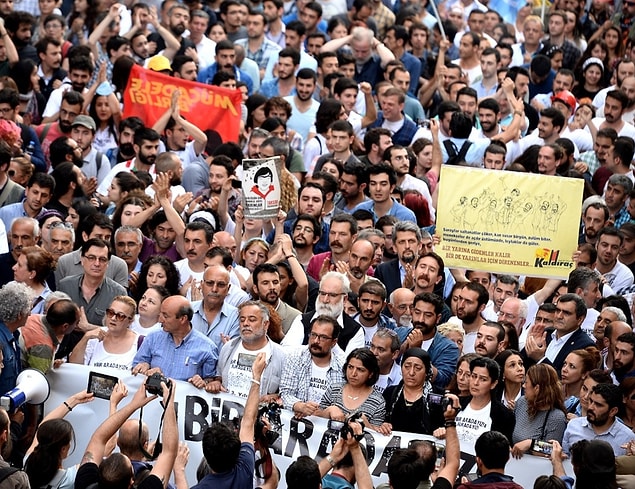 4- Gezi'nin 3. Yıldönümünde İstiklal'de Yürüyüş: 'Bir Aradayız, Buradayız'