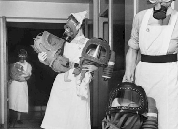 3. Почему они все в масках?