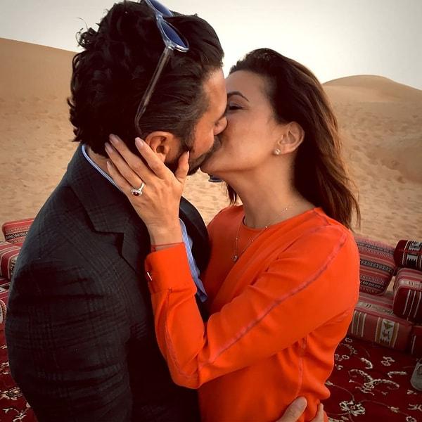 Bildiğiniz üzere, aradığı mutluluğu sonunda Jose Antonia Baston ile yakalayan Eva Longoria, iş adamı sevgiliyle Dubai'nin çöllerinde nişanlanmıştı.