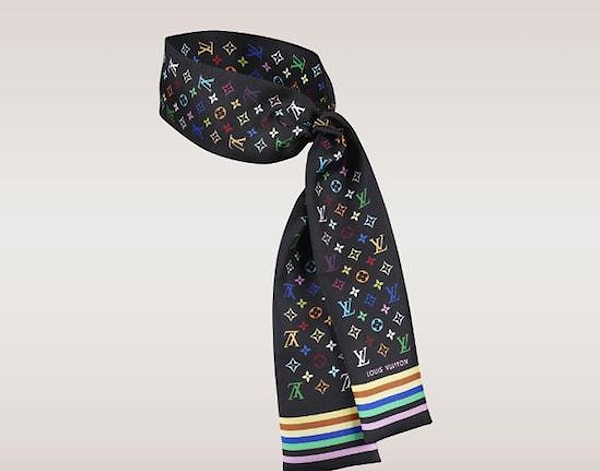 12. 115$ Louis Vuitton Бандана.