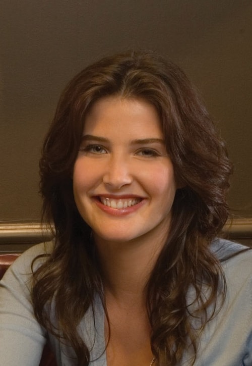 Cobie Smulders (Robin Charles Scherbatsky Jr.)
