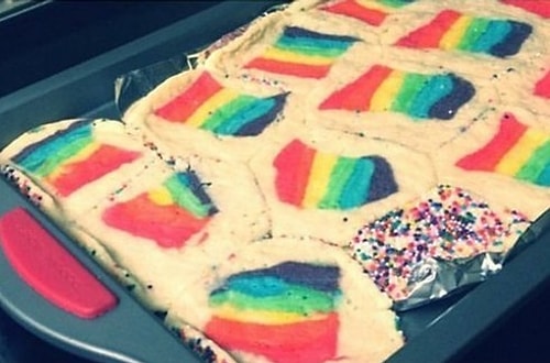Bu kalpten çok bayrağa benzemiş. 😬🌈