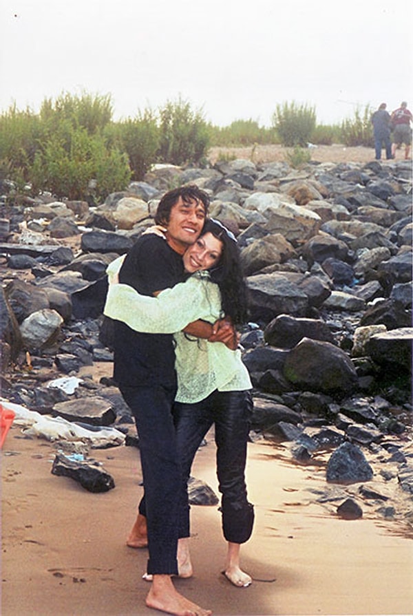 5. Когда Наргиз было 18 лет, она вышла замуж за участника группы «Байт» Руслана Шарипова