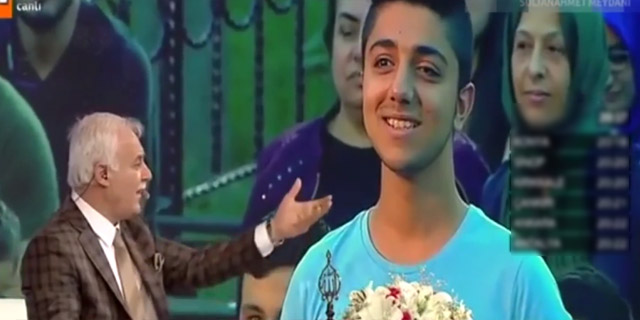 Nihat Hatipoğlu'na İlginç Soru "Hocam Saça Şekil Vermek