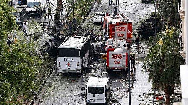 1. Türkiye Güne Acı Haberle Uyandı: Vezneciler'de Polis Aracına Bombalı Saldırı