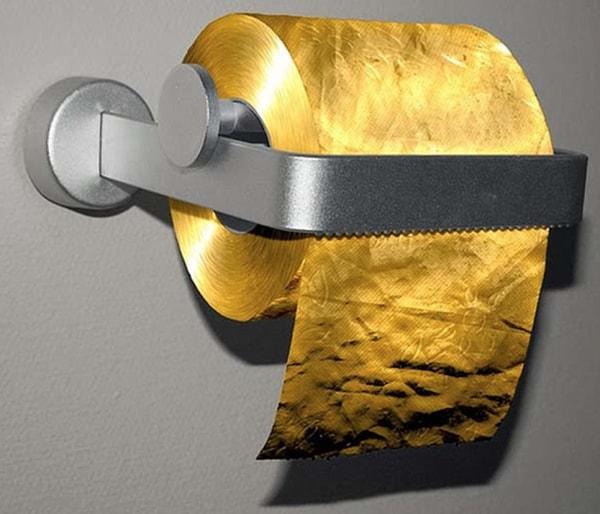 8. Altın Tuvalet Kağıdı Rulosu