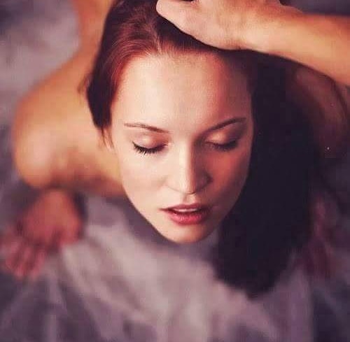 Потяни ее за волосы