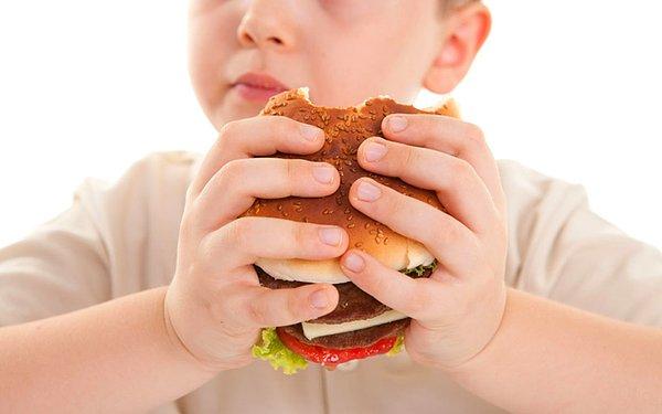 Çocuklarda görülen obezite tüm dünyada baş gösteren çok tehlikeli bir sorun.