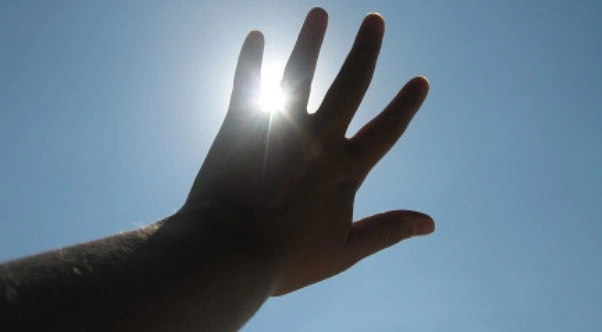 UV ışınlarının kansere yol açmadığı ve yüksek doz D vitaminin kanseri önlediği doğru değildir.
