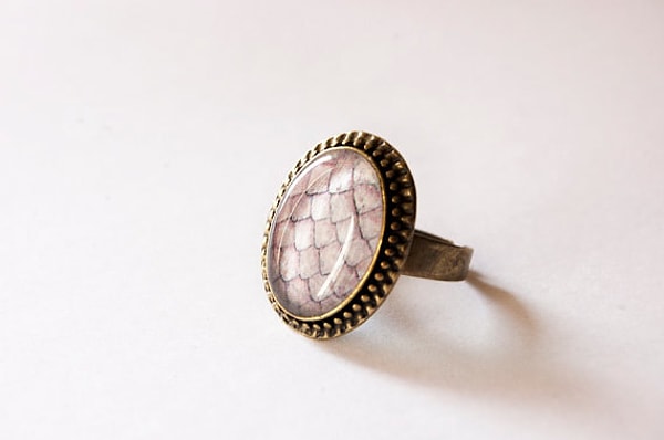 5. Кольцо под белое драконье яйцо