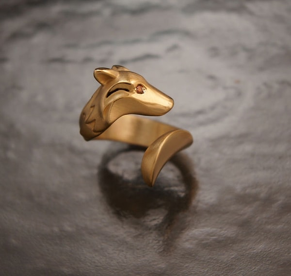 2. Волк с глазами из бриллианта