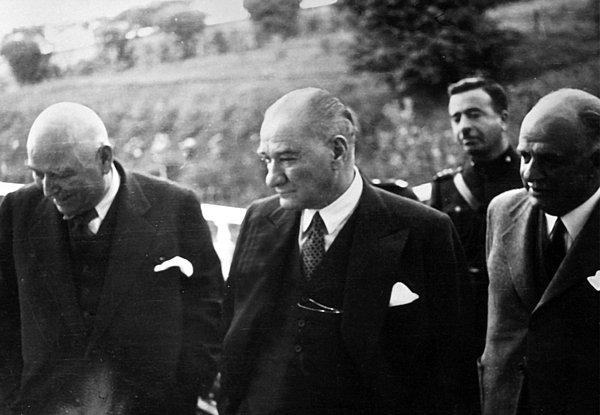 'Atatürk o kadar akıllıydı ki, din ve devlet işlerini ayrı tuttu'