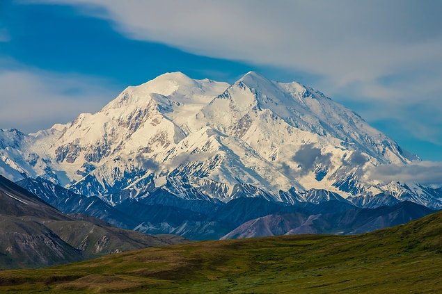 Geniş nehir vadileri, tundra, yüksek dağ sıraları ve buzul dökümlü dağların bulunduğu Alaska Denali National Park