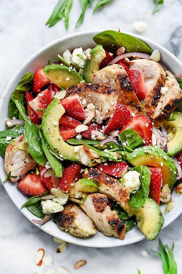 12. Yazın en güzel tadıyla: Ispanaklı tavuk salata