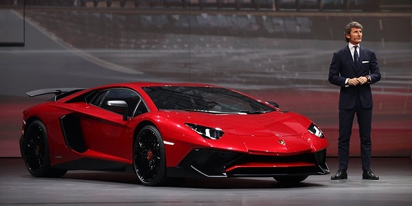 17. В то время как линейку Lamborghini все еще венчают 12-цилиндровые красавицы. Их последняя модель названа Aventador, в честь – как вы уже догадались – быка.