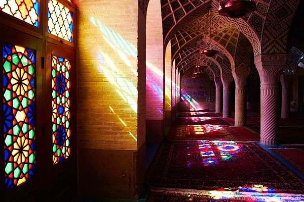 2. Caminin mimar ve tasarımcıları Muhammed Hasan ve Muhammed Rıza Kaşi Pazi Şirazi.
