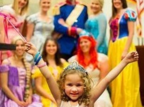 Koning çifti de Danielle'in küçük yaşına rağmen çok şey yaşadığını ve bu mutlu sonda ailesine kavuştuğunu fark etmesini istemişti.