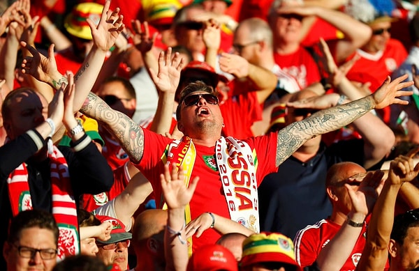 4. До этого россияне забили гол на последней минуте и вырвали ничью 1:1 у Англии.