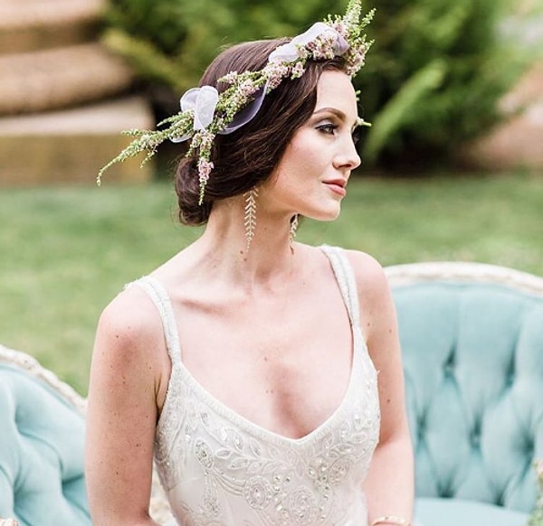 17. ... Или цветочной короны, придающей вашему образу винтажный штришок