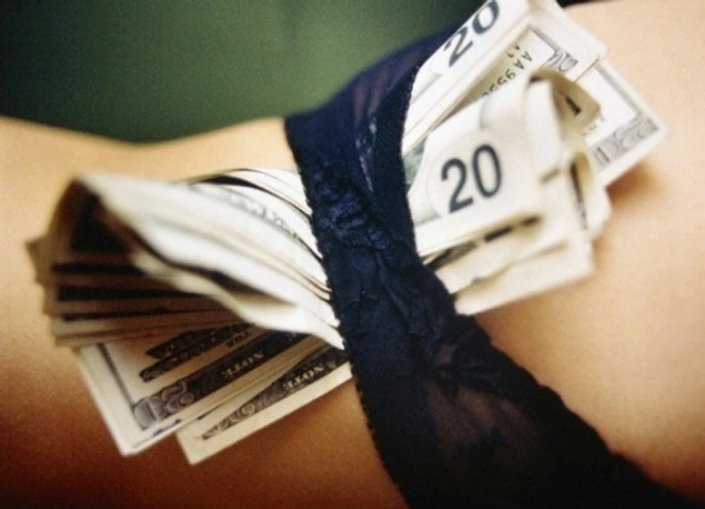 "После секса парень оставил мне деньги. Я не проститутка".