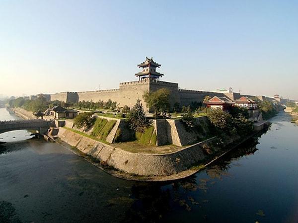 12. 600 yılının en büyük başkenti 600,000 nüfusuyla Chang'an.