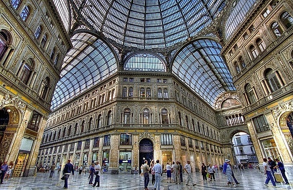 2. Боже! Избавь нас от разбогатевших бедняков и начинающих скрипачей.