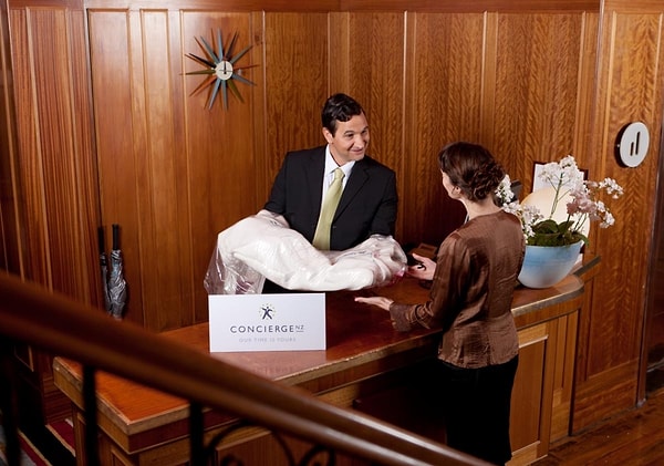 17. «Клиентка подошла ко мне с жалобой, но в результате мы занялись сексом, даже не исправив проблему»