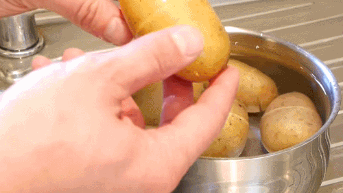 Patates salatası yaparken aslında her şey daha kolay olabilir.