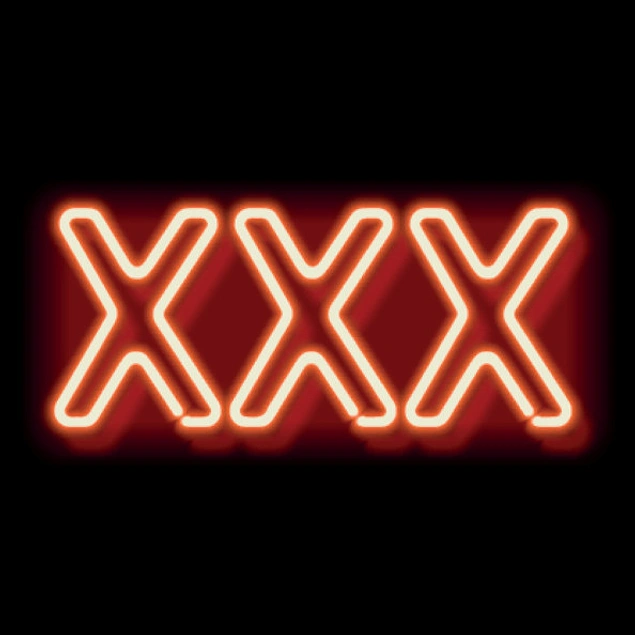 С включенным светом, с выключенным светом, в полумраке - каждая из вариаций уникальна