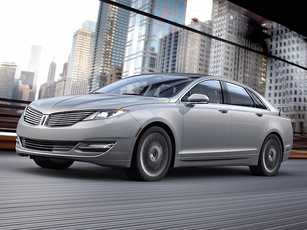 14. Среднеразмерный престижный седан: Lincoln MKZ