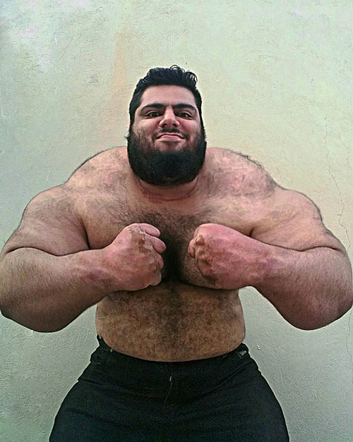 Vücut geliştirme sporuna gönül vermiş Sajad'ın hesabı diğer vücut geliştiricilerin instagram hesaplarından farklı.