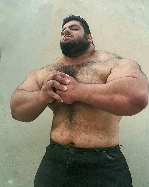 Vücut geliştirme sporuna gönül vermiş Sajad'ın hesabı diğer vücut geliştiricilerin instagram hesaplarından farklı.
