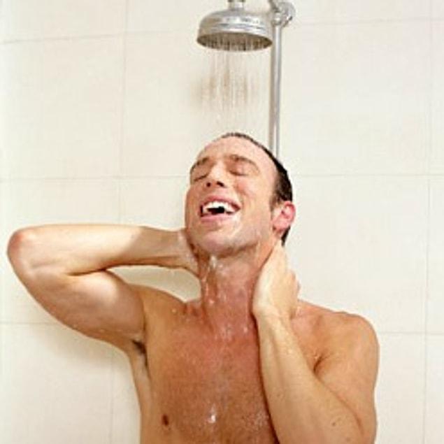 2. Taking a 3-minute cold shower makes you burn 40 extra calories