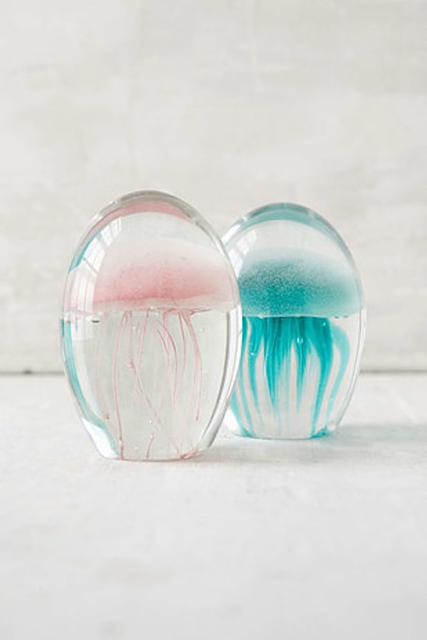 12. Медузы, светящиеся в темноте