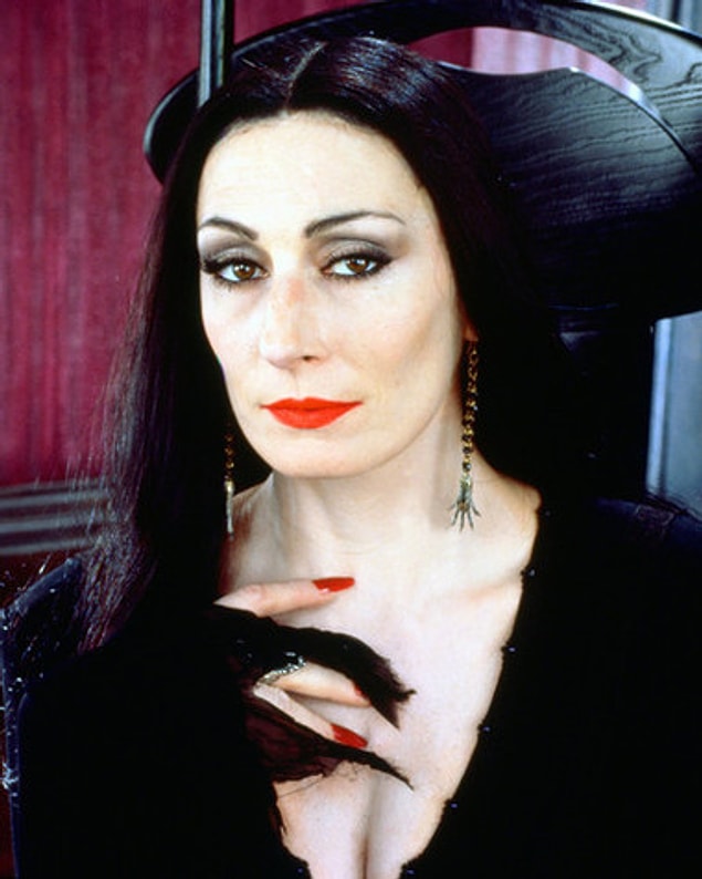 6. Addams Ailesi (1991) The Addams Family - Anjelica Huston