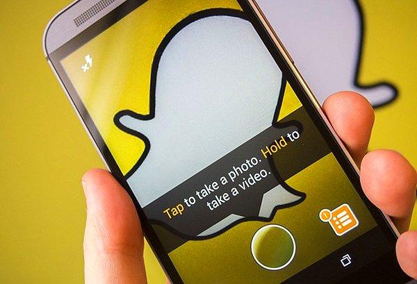 3. Snapchat, Amerika'daki en büyük sosyal platformlardan birisiydi ve 18 yaşındaki insanların yüzde 40'ı kullanıyordu.