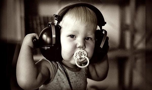 6. Bebekler müzik tonları arasındaki geçişleri fark edebilirler.