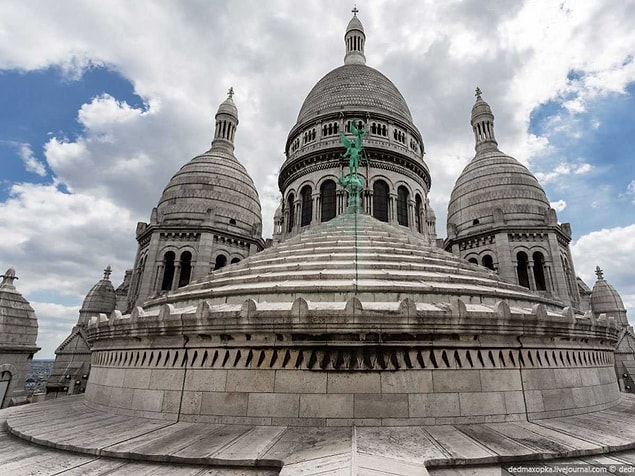 15. La Basilique du Sacré Cœur de Montmartre