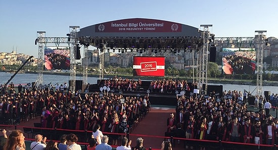 Mezuniyet Töreninde Protesto Edilen Bilgi Üniversitesi Rektörü İstifa Etti