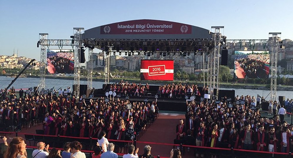 Mezuniyet Töreninde Protesto Edilen Bilgi Üniversitesi Rektörü İstifa Etti