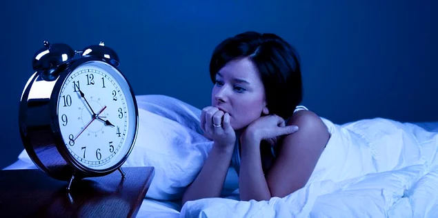 Surrey Üniversitesi'nde yapılan bir başka çalışmaya göre kadınların %18'i haftanın en az beş günü uykusuzluk çekiyor.