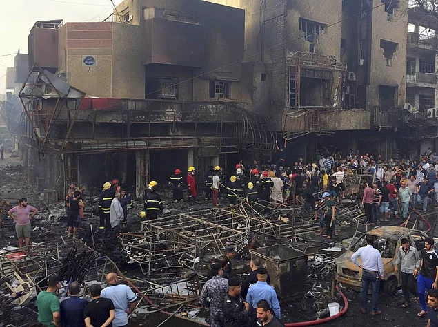 IŞİD, Bağdat'a Bomba Yüklü Araçla Saldırdı: En Az 79 Ölü